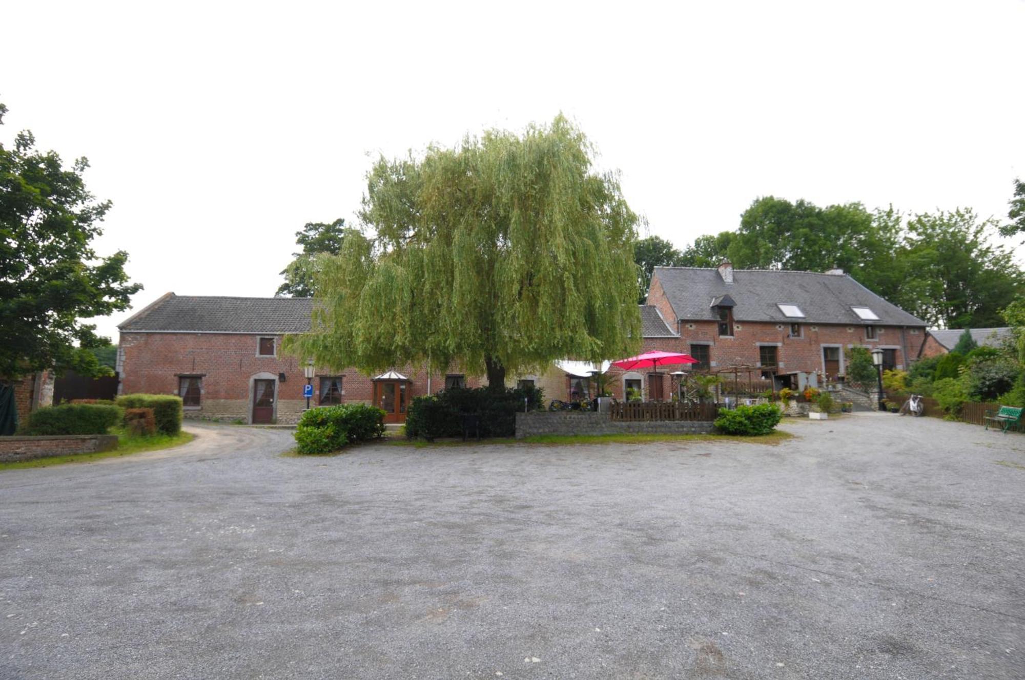 Hotel Restaurant La Ferme De Grambais Nivelles Exteriör bild