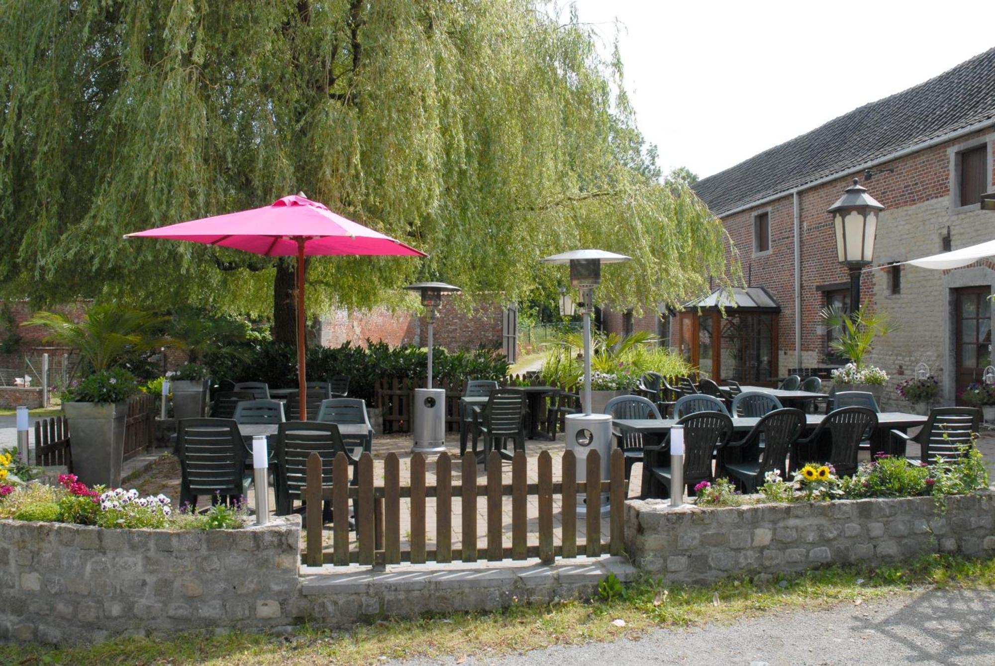 Hotel Restaurant La Ferme De Grambais Nivelles Exteriör bild