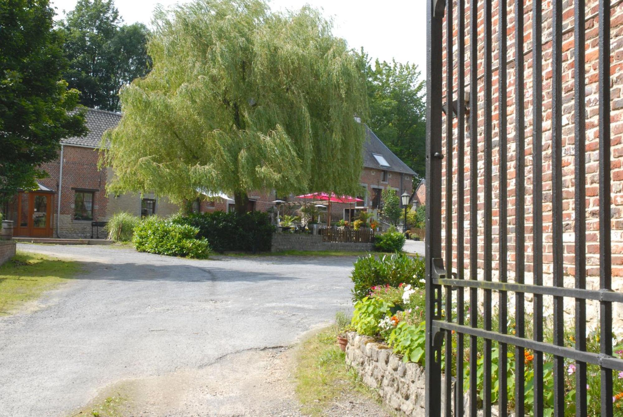 Hotel Restaurant La Ferme De Grambais Nivelles Exteriör bild